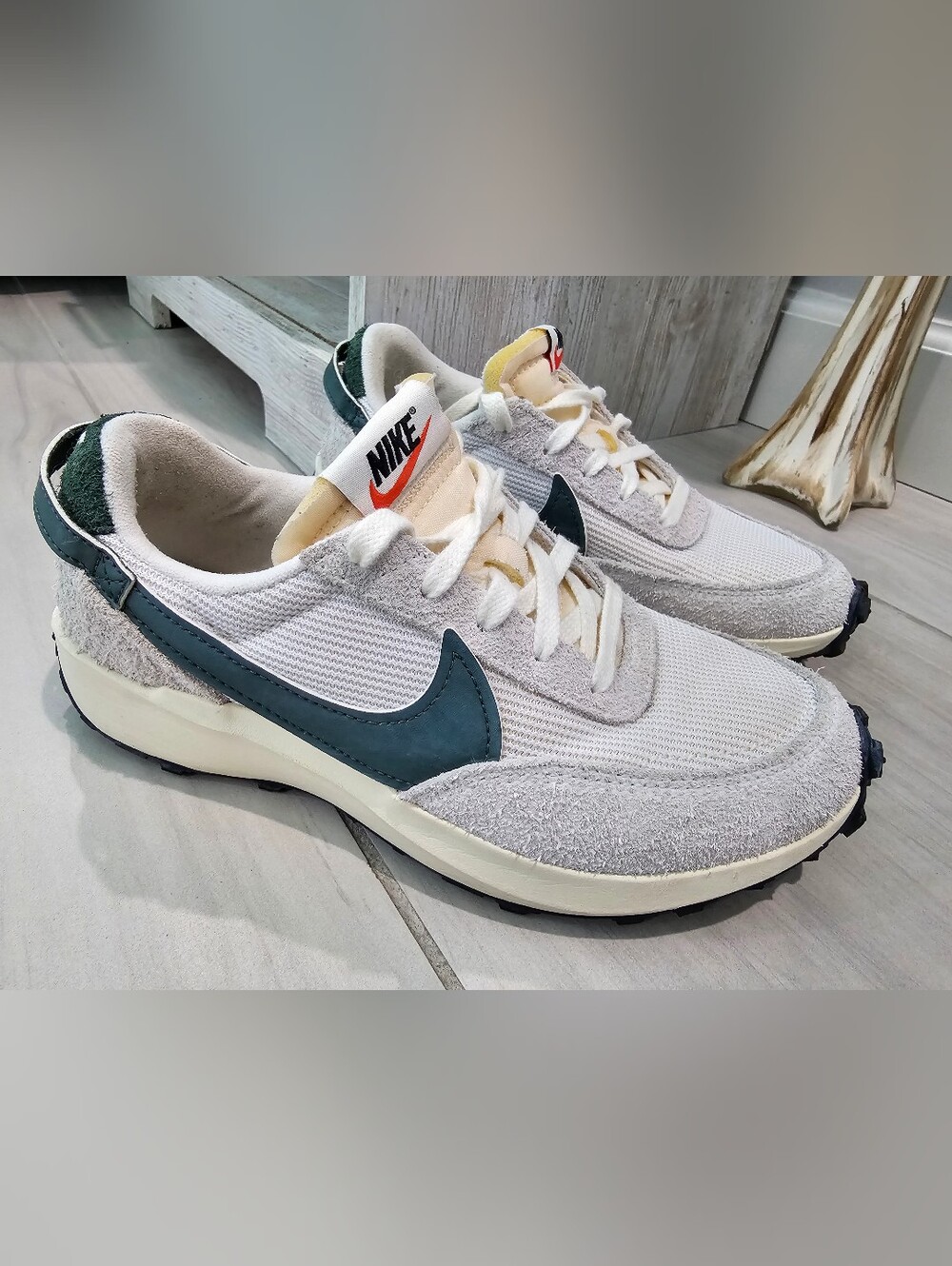 Nike Waffle Debut Vintage Gray Green Women's Sneakers Size 7